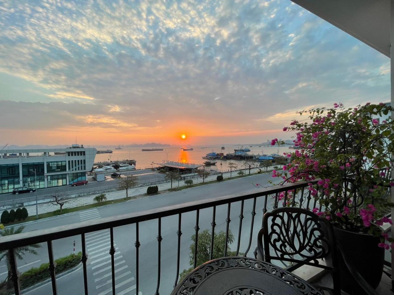 เดอะ กอนเฟตติ โฮเต็ล Hotel ฮาลอง ภายนอก รูปภาพ