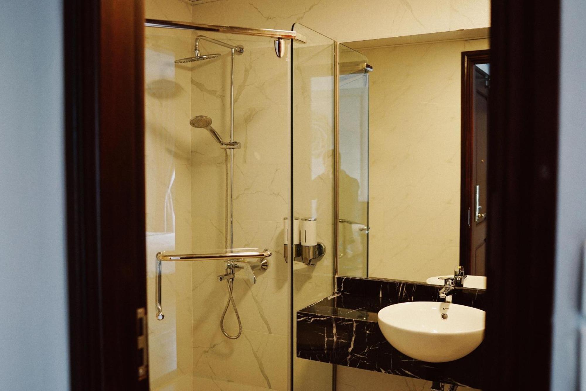 เดอะ กอนเฟตติ โฮเต็ล Hotel ฮาลอง ภายนอก รูปภาพ